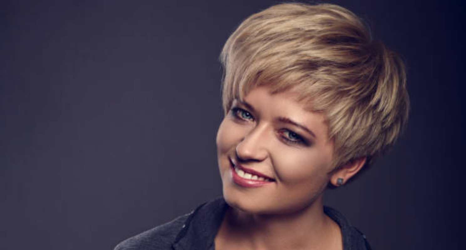 15. Blonde Pixie Textured Cut