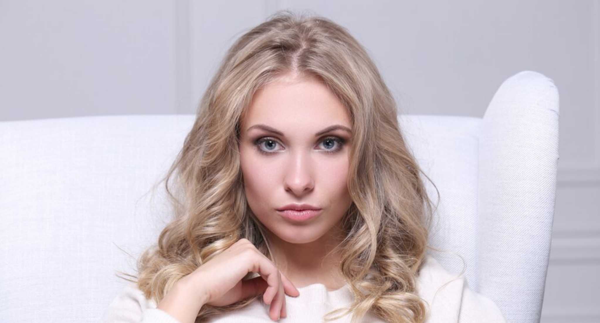24. Pearl Blonde Wolf Cut