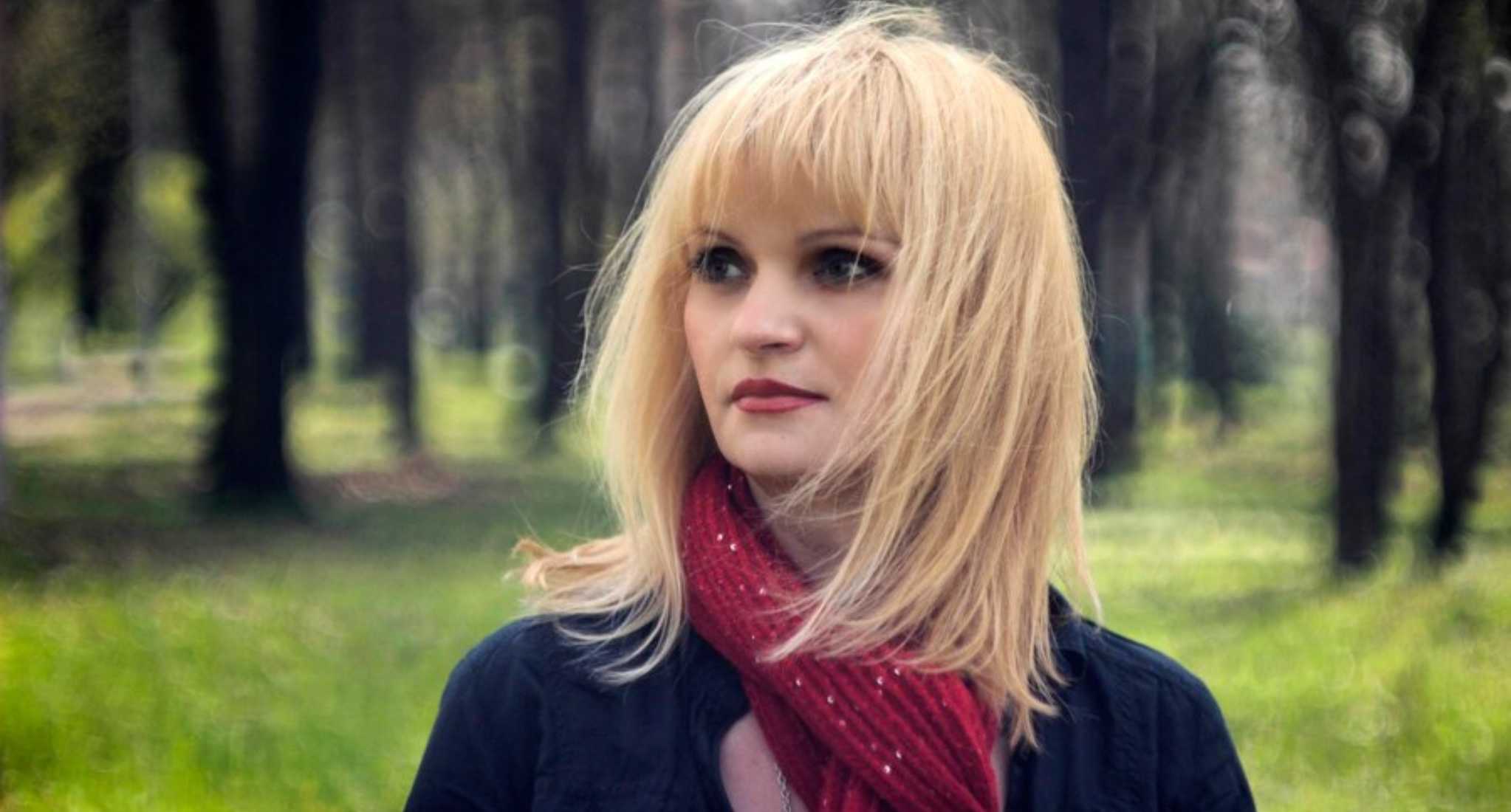 32. Wolf Cut with Blonde Underlights