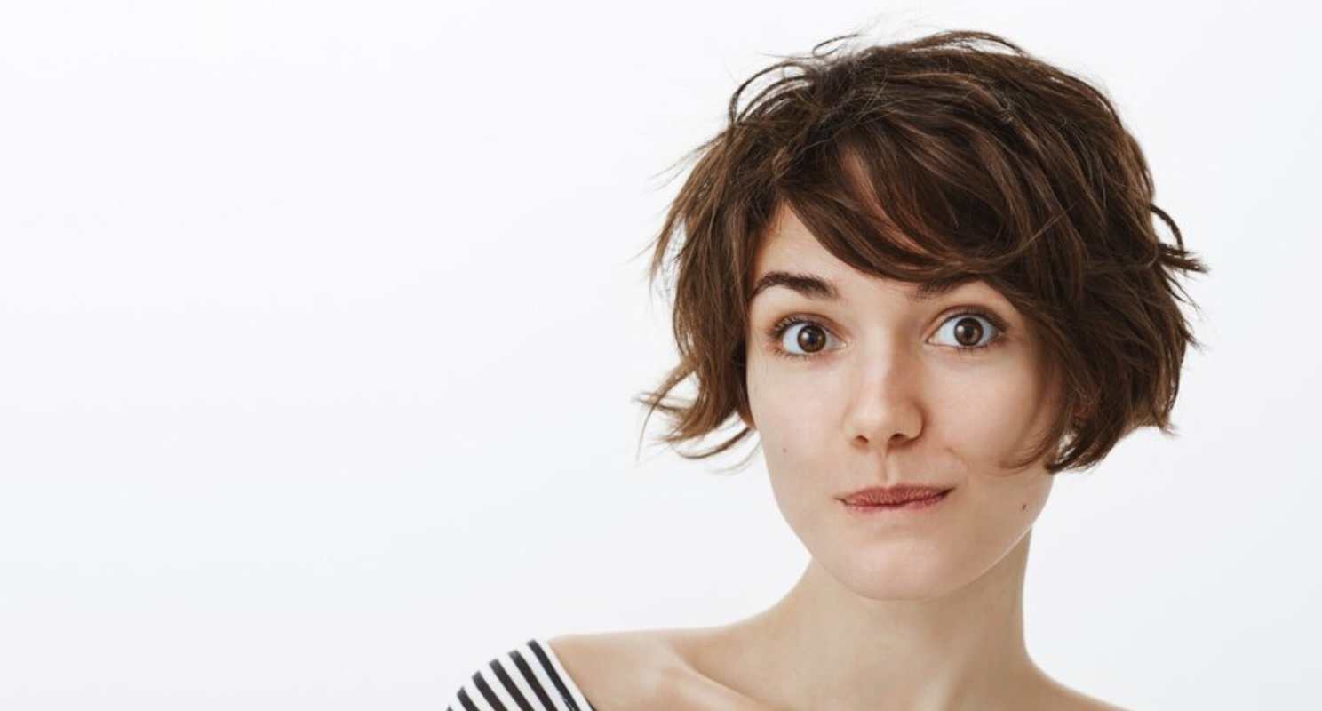 5. Classic Brown Wavy Bob With Bangs