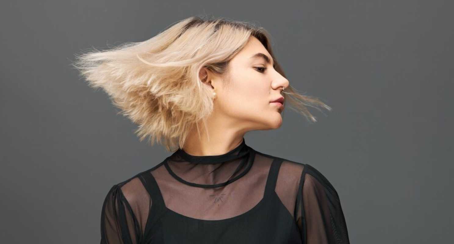 7. Textured Straight Blonde Bob